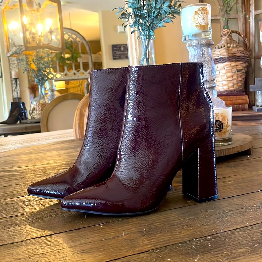 FOREVER 21 Brown Patent Leather Booties Sz 9 NEW 💕